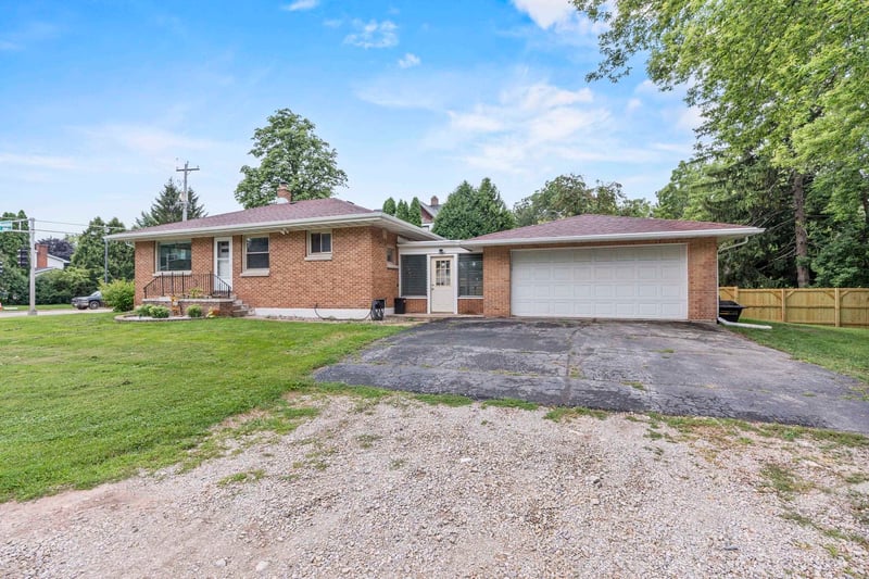 1412 W 9th Ave, Oshkosh, WI 54902