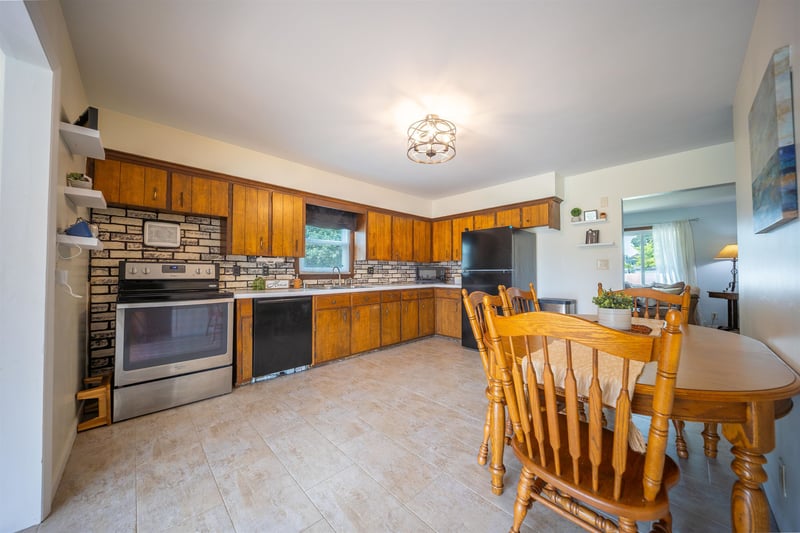 123 Jean St, Combined Locks, WI 54113