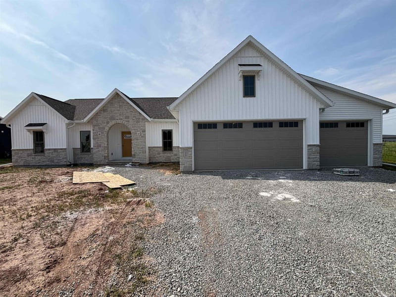 1609 Torchwood Trl, De Pere, WI 54115