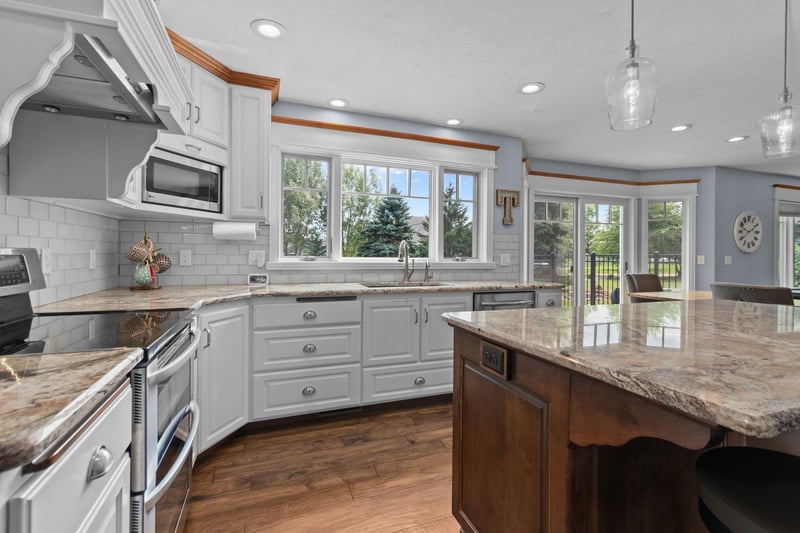 W685 River View Ct, Kaukauna, WI 54130-9667