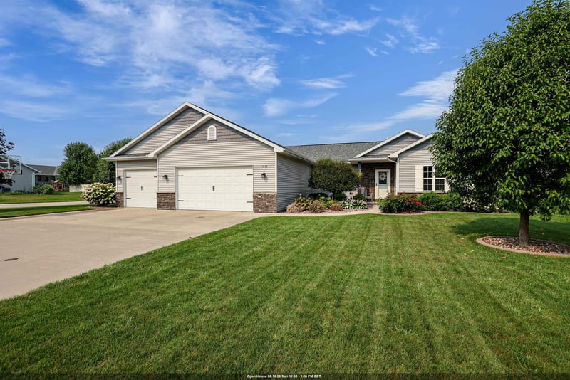 1244 Ava Ct, Neenah, WI 54956-1898