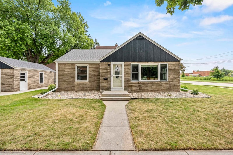 413 E Grant St, Appleton, WI 54911-2948