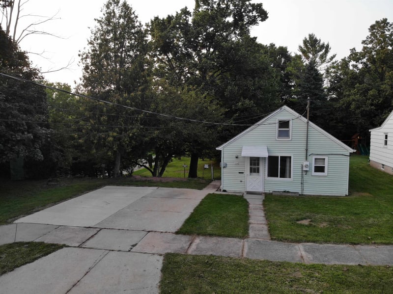 124 W 13th St, Kaukauna, WI 54130-3251