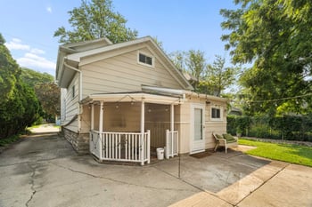 1215 Grand St, Oshkosh, WI 54901