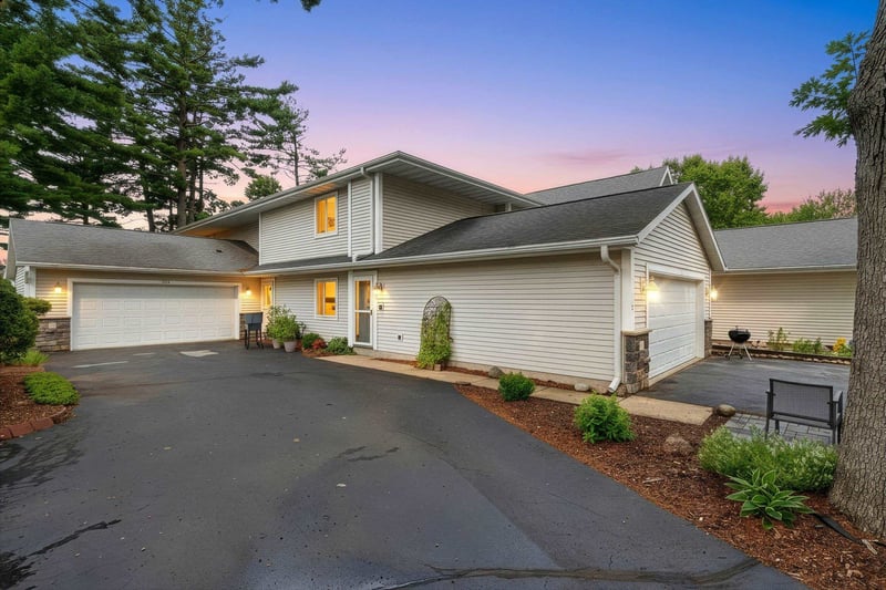 1135 S Main St #11, Shawano, WI 54166