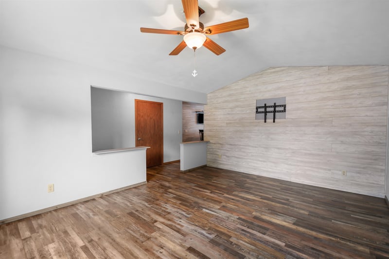 300 E James St, Appleton, WI 54915