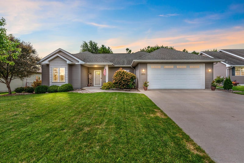 1951 Jacobsen Rd, Neenah, WI 54956