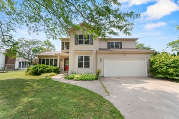 1325 S Westhaven Dr, Oshkosh, WI 54904