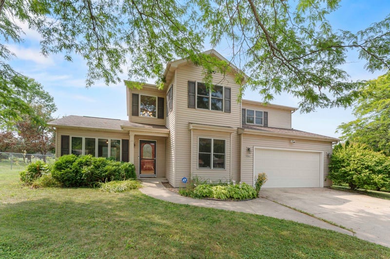 1325 S Westhaven Dr, Oshkosh, WI 54904
