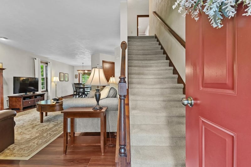 W6889 Greenridge Dr, Greenville, WI 54942