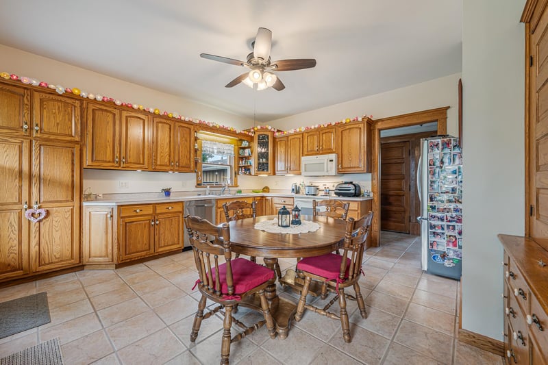 204 N 3rd St, Winneconne, WI 54986