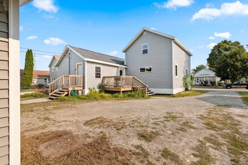 117 Adams St, Oconto, WI 54153-1624
