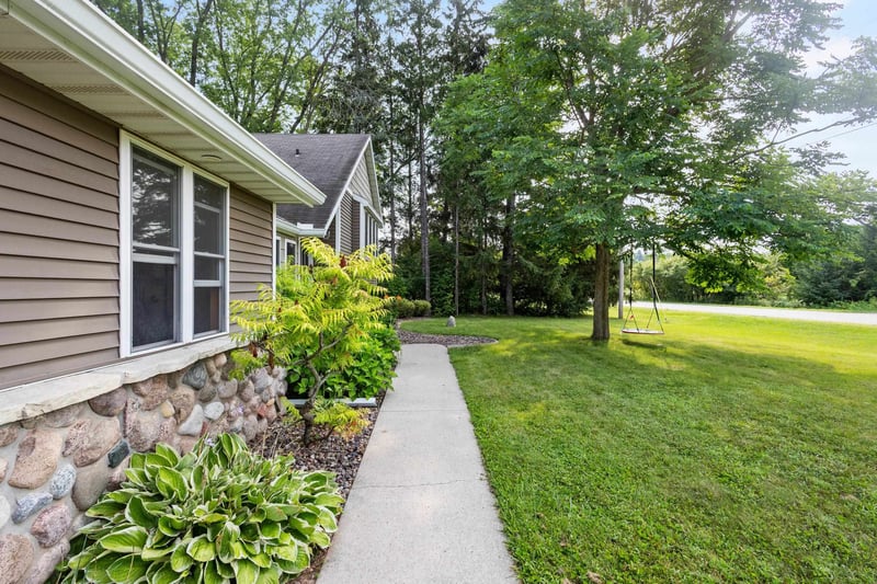 1218 Plateau Heights Rd, Green Bay, WI 54313