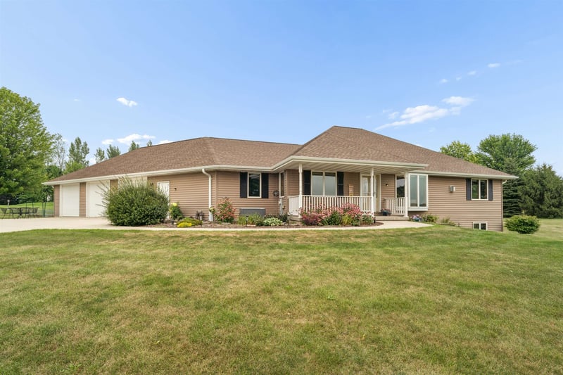 2117 Deer Haven Rd, Greenleaf, WI 54126