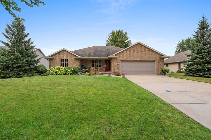 3162 Essen Rd, Green Bay, WI 54311