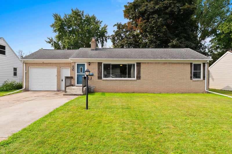 1428 Hastings St, Green Bay, WI 54301