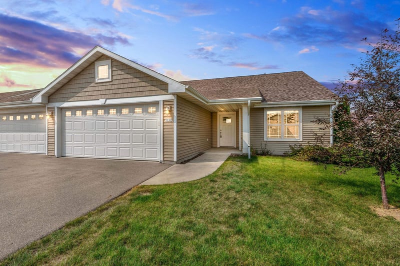 3292 Elk Ridge Dr, Oshkosh, WI 54904