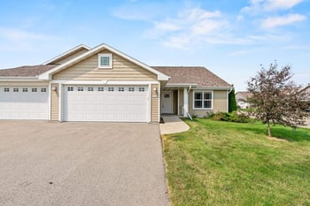 3292 Elk Ridge Dr, Oshkosh, WI 54904