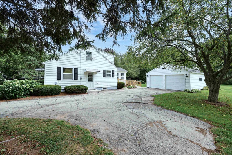 W6273 Old Highway Rd, Menasha, WI 54952