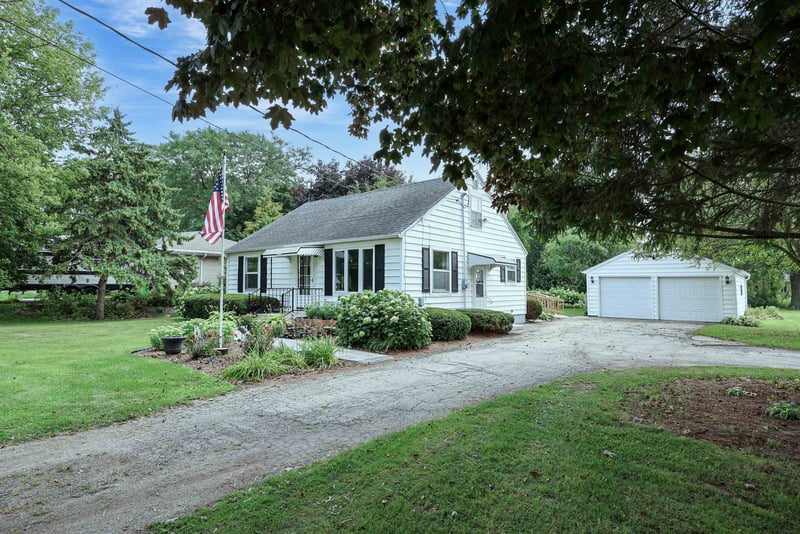 W6273 Old Highway Rd, Menasha, WI 54952