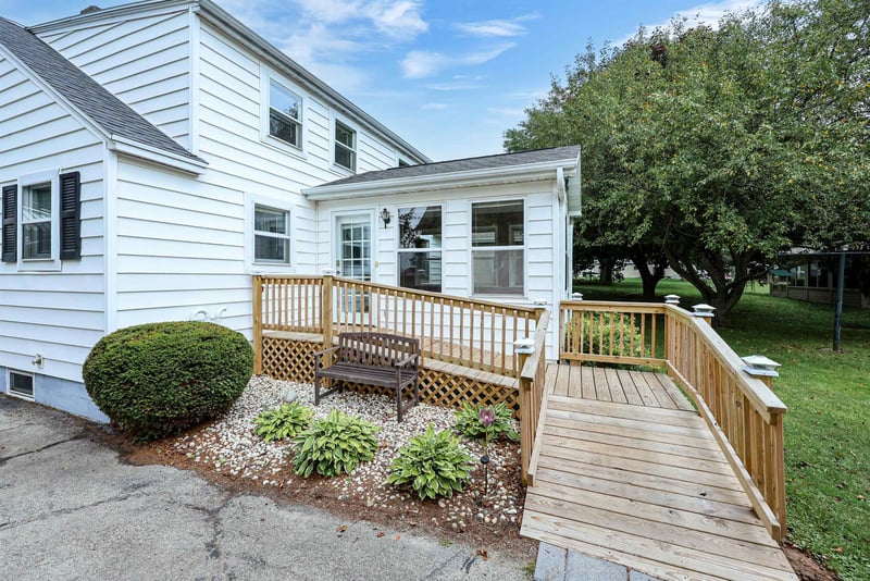 W6273 Old Highway Rd, Menasha, WI 54952