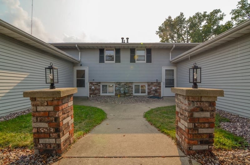 1666 Victoria Ct, Green Bay, WI 54302