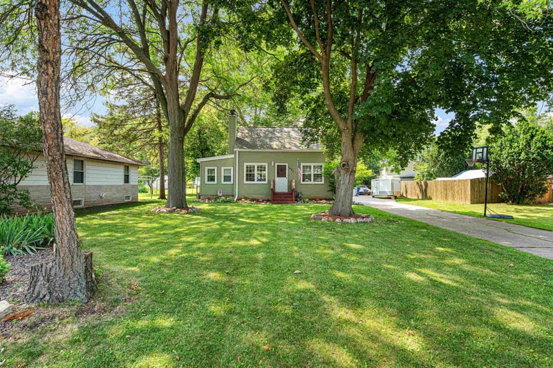 1427 Oak St, Oshkosh, WI 54901