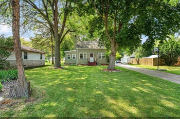 1427 Oak St, Oshkosh, WI 54901