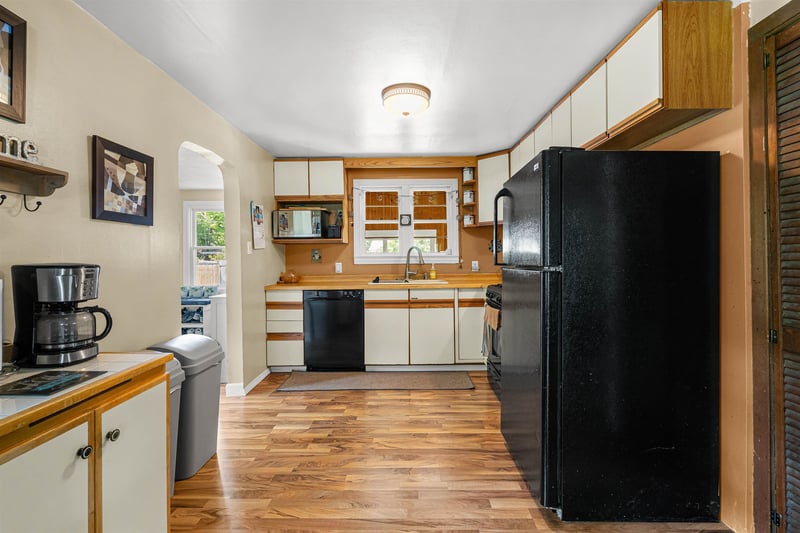 1427 Oak St, Oshkosh, WI 54901