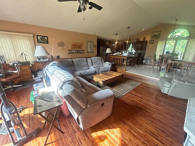 1266 Clairville Rd, Oshkosh, WI 54904-0000