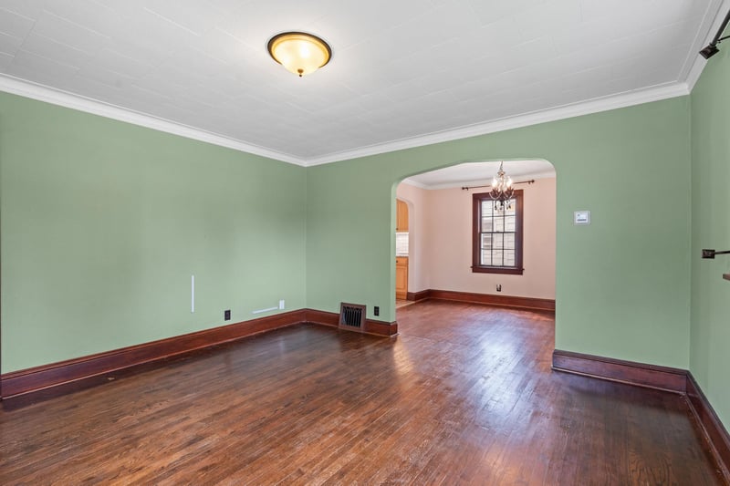 615 W Bent Ave, Oshkosh, WI 54901