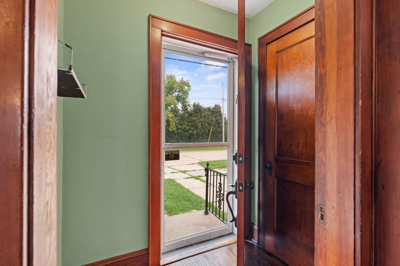 615 W Bent Ave, Oshkosh, WI 54901