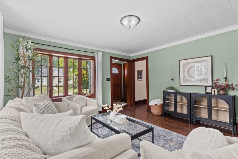 615 W Bent Ave, Oshkosh, WI 54901