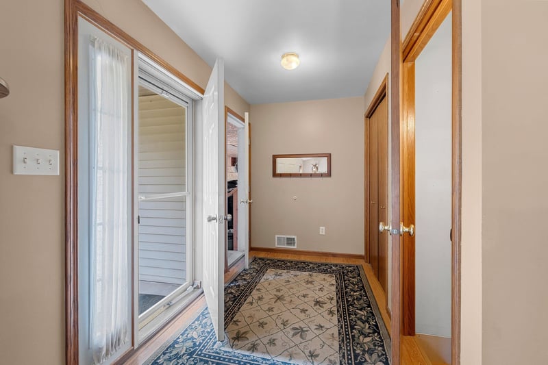 5808 Lade Beach Rd, Little Suamico, WI 54141