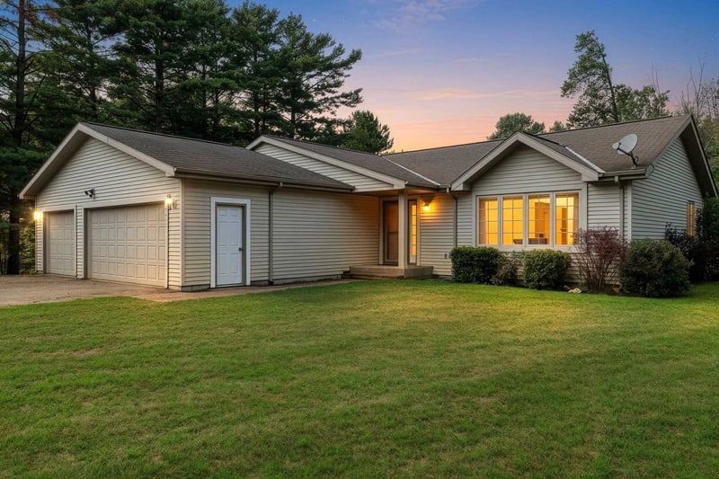 5808 Lade Beach Rd, Little Suamico, WI 54141