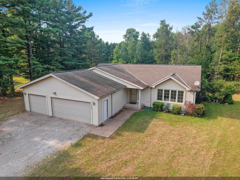 5808 Lade Beach Rd, Little Suamico, WI 54141