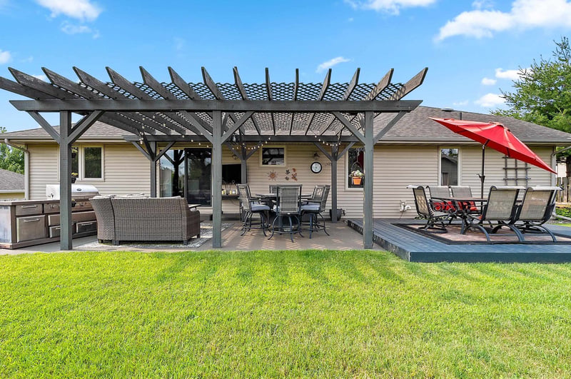 3182 Primrose Ln, Green Bay, WI 54313