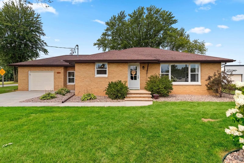 1155 Washington St, Little Chute, WI 54140