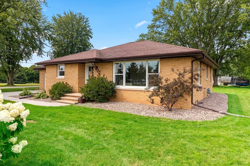1155 Washington St, Little Chute, WI 54140