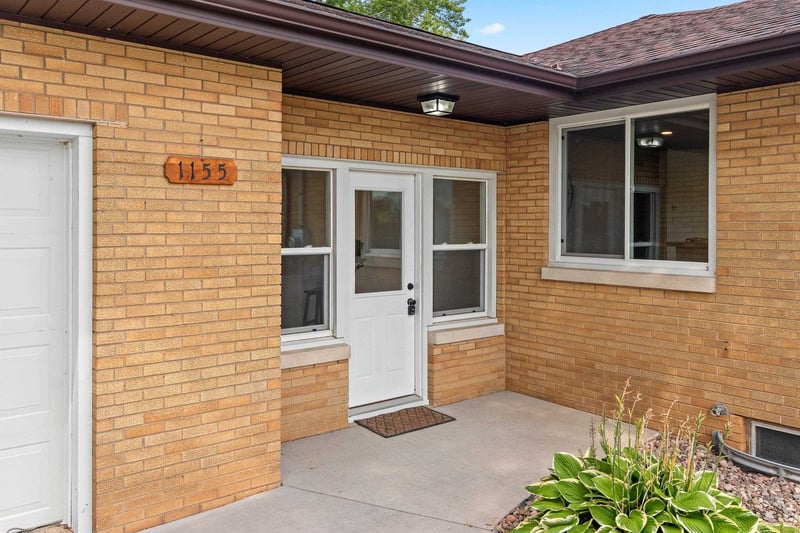 1155 Washington St, Little Chute, WI 54140
