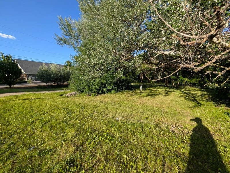 912 Meadow Ln, Neenah, WI 54956
