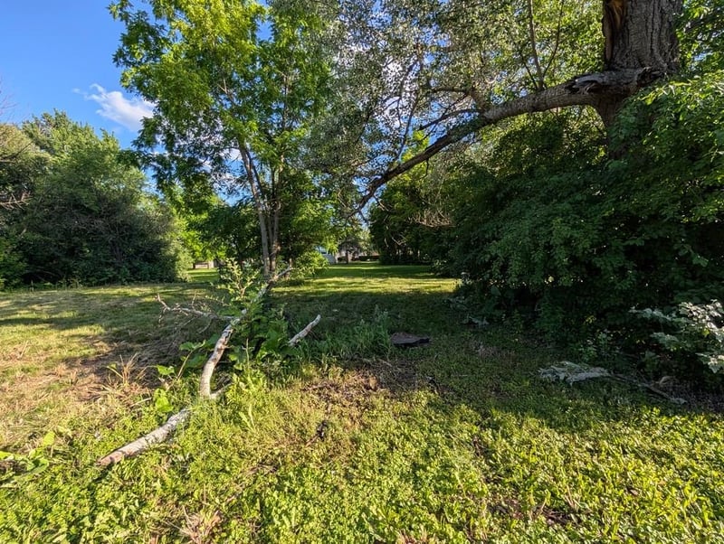912 Meadow Ln, Neenah, WI 54956