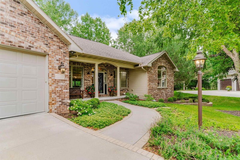 4130 Twilight Ct, Oshkosh, WI 54904