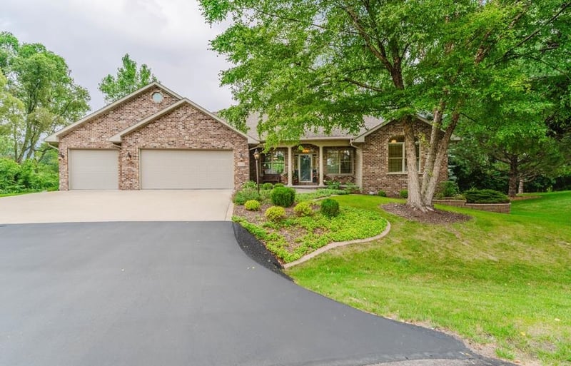 4130 Twilight Ct, Oshkosh, WI 54904