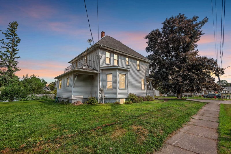 125 S Garden Ave, Gillett, WI 54124