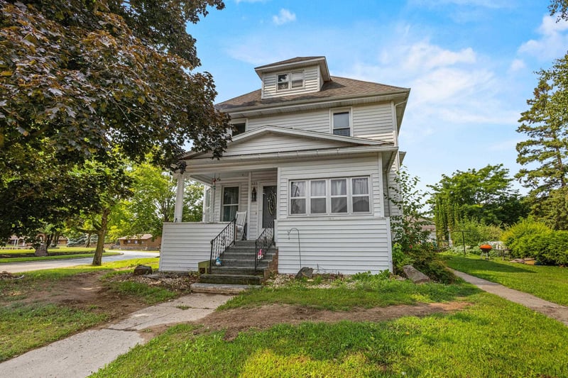 125 S Garden Ave, Gillett, WI 54124