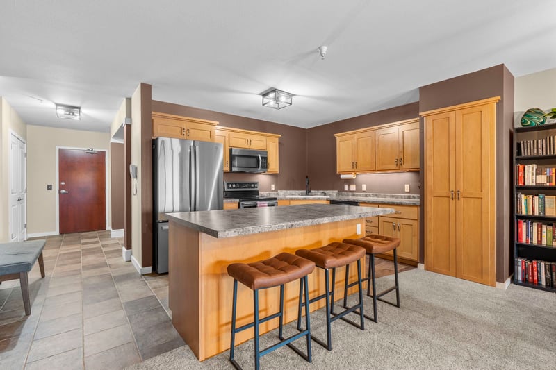 118 S Washington St #203B, Green Bay, WI 54301-4267