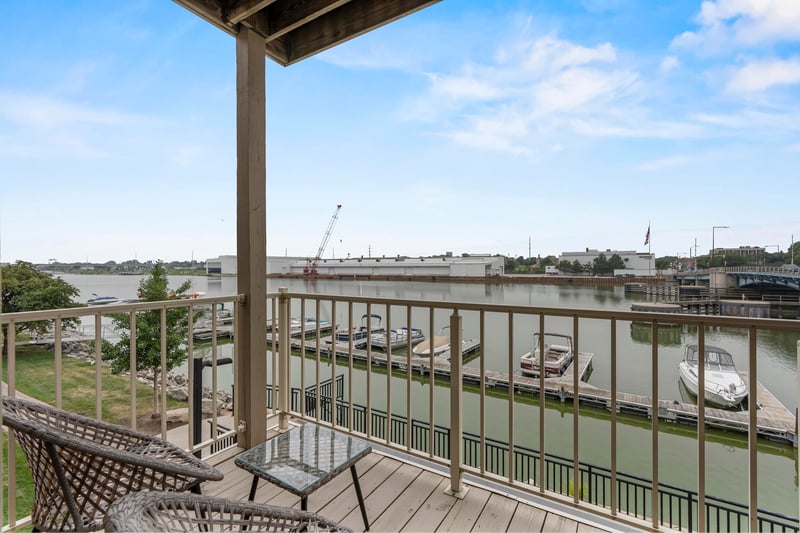 118 S Washington St #203B, Green Bay, WI 54301-4267