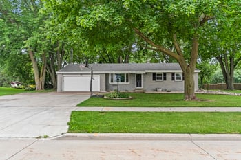 2899 W 9th Ave, Oshkosh, WI 54904-6501