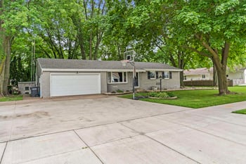 2899 W 9th Ave, Oshkosh, WI 54904-6501